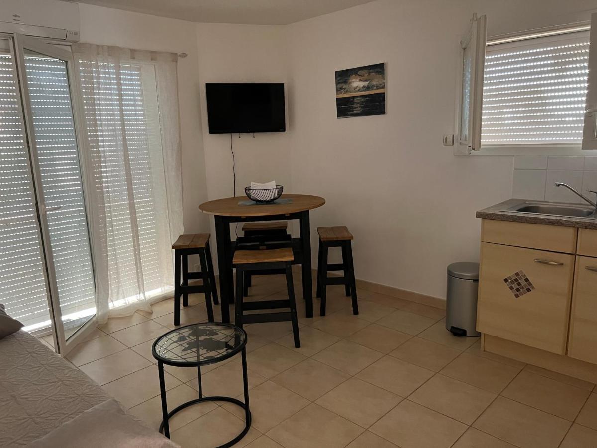 Plein Sud, Bel Appartement 20 Metres De La Plage La Capte อิแยร์ ภายนอก รูปภาพ